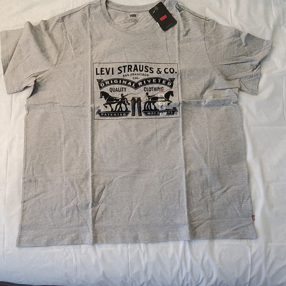 Levi's Other - Levi's 2XL Gray T-Shirt